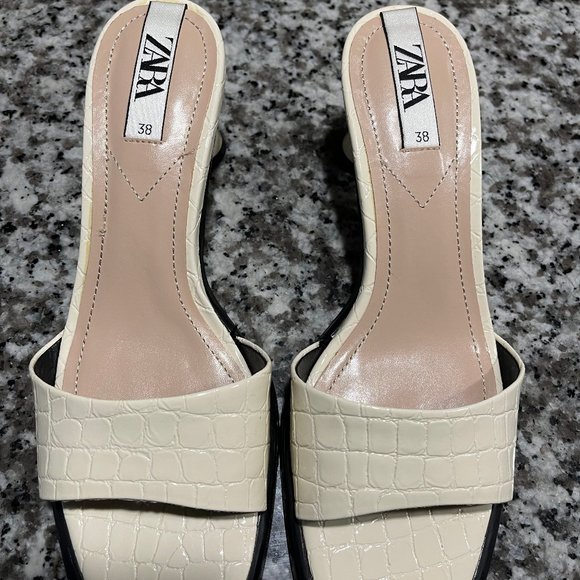 Zara Cream Patten Leather Slide Heels Sz. 38 - Picture 5 of 6
